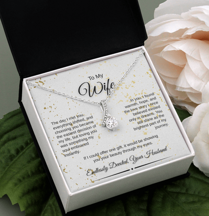 To My Wife – Alluring Beauty Necklace with Luxury Message Card