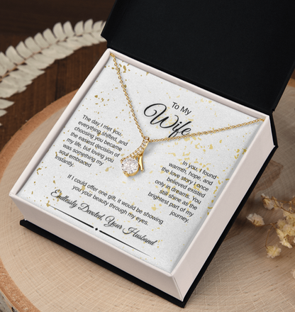To My Wife – Alluring Beauty Necklace with Luxury Message Card