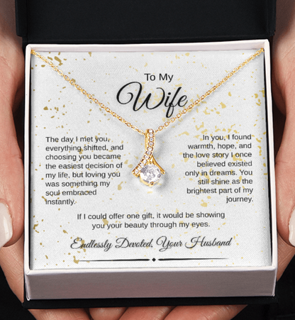 To My Wife – Alluring Beauty Necklace with Luxury Message Card